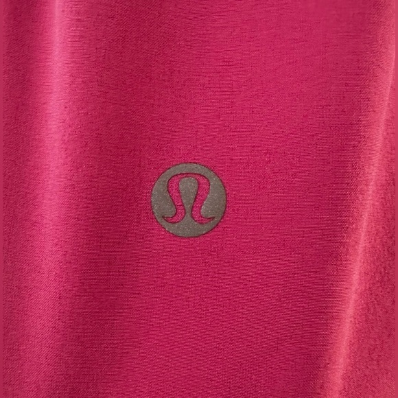 Lululemon Nulu Twist-Back Tank and Hotty Hot High-Rise Skirt Sz 4 Outfit - Picture 10 of 12